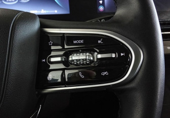 Подержанный автомобиль Omoda C5 2023 года (16 фото)