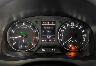 Подержанный автомобиль Skoda Fabia Hatchback 2010 года (13 фото)
