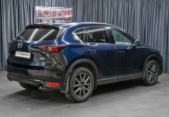 Подержанный автомобиль Mazda CX-5 2017 года (5 фото)