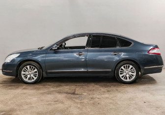 Подержанный автомобиль Nissan Teana 2012 года (8 фото)