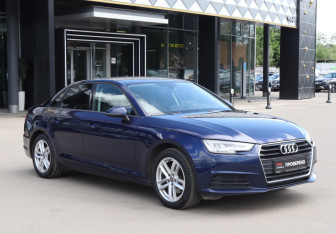 Подержанный автомобиль Audi A4 Sedan 2018 года (3 фото)