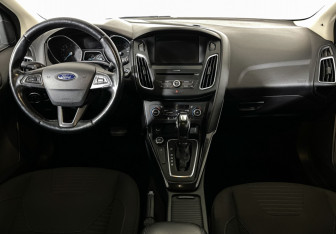 Подержанный автомобиль Ford Focus Hatchback 2017 года (12 фото)