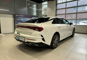 Подержанный автомобиль Kia K5 2021 года (4 фото)