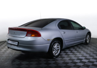 Подержанный автомобиль Dodge Intrepid 2000 года (5 фото)