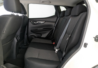 Подержанный автомобиль Nissan Qashqai 2016 года (10 фото)