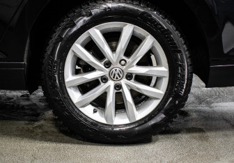 Подержанный автомобиль Volkswagen Passat Sedan 2017 года (18 фото)