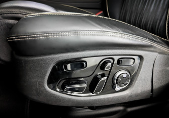 Подержанный автомобиль Genesis G90 2021 года (21 фото)