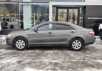 Подержанный автомобиль Toyota Camry Sedan 2011 года (8 фото)