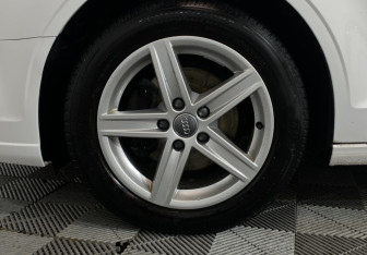 Подержанный автомобиль Audi A3 Sedan 2018 года (27 фото)