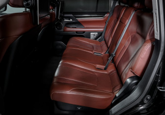 Подержанный автомобиль Lexus LX 2020 года (10 фото)