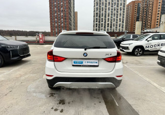 Подержанный автомобиль BMW X1 2012 года (5 фото)