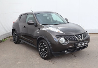 Подержанный автомобиль Nissan Juke 2011 года (3 фото)