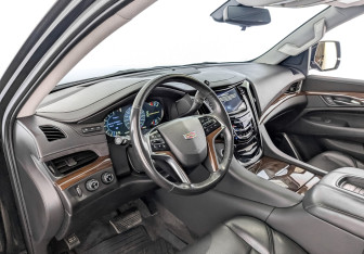 Подержанный автомобиль Cadillac Escalade Suv 2020 года (16 фото)