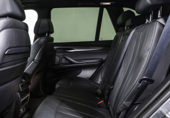 Подержанный автомобиль BMW X5 2015 года (14 фото)