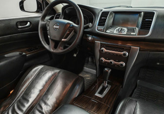 Подержанный автомобиль Nissan Teana 2012 года (10 фото)