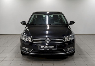 Подержанный автомобиль Volkswagen Passat Sedan 2012 года (2 фото)