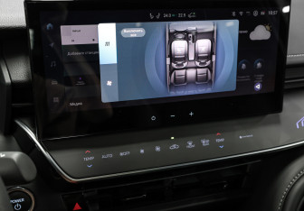 Подержанный автомобиль Toyota Camry Sedan 2025 года (18 фото)