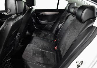 Подержанный автомобиль Volkswagen Passat Sedan 2011 года (8 фото)