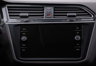 Подержанный автомобиль Volkswagen Tiguan 2021 года (15 фото)