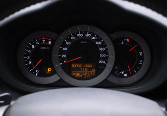 Подержанный автомобиль Toyota RAV4 2011 года (12 фото)