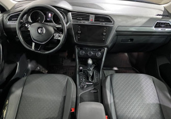 Подержанный автомобиль Volkswagen Tiguan 2017 года (9 фото)