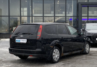 Подержанный автомобиль Ford Focus Wagon 2006 года (5 фото)