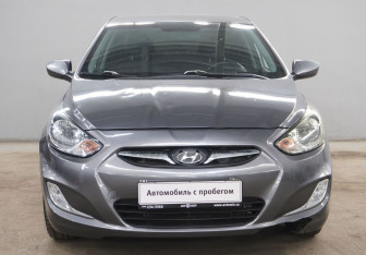 Подержанный автомобиль Hyundai Solaris Sedan 2014 года (2 фото)