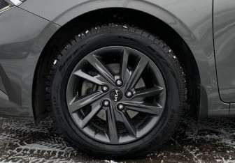 Подержанный автомобиль Kia Cerato Sedan 2022 года (9 фото)