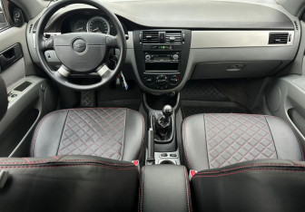 Подержанный автомобиль Chevrolet Lacetti Sedan 2012 года (11 фото)