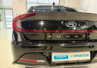 Подержанный автомобиль Hyundai Sonata 2020 года (8 фото)