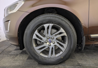 Подержанный автомобиль Volvo XC60 2015 года (12 фото)
