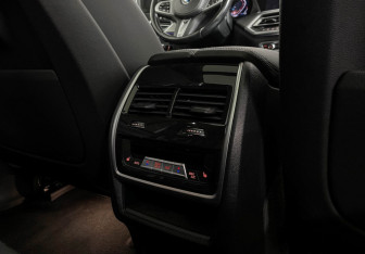 Подержанный автомобиль BMW X5 2022 года (24 фото)