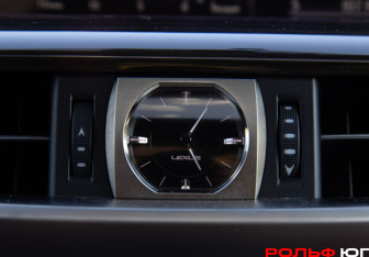 Подержанный автомобиль Lexus LX 2018 года (22 фото)