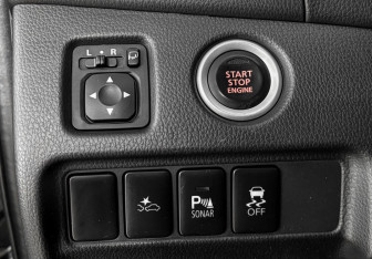 Подержанный автомобиль Mitsubishi Pajero Sport 2017 года (16 фото)