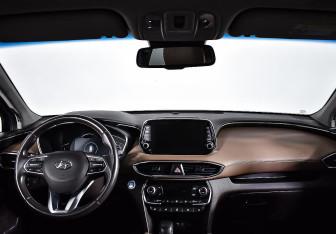 Подержанный автомобиль Hyundai Santa Fe 2019 года (9 фото)