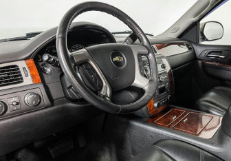 Подержанный автомобиль Chevrolet Tahoe 2011 года (13 фото)