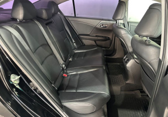 Подержанный автомобиль Honda Accord Sedan 2013 года (10 фото)