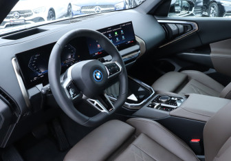 Подержанный автомобиль BMW X3 2025 года (13 фото)