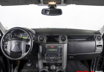Подержанный автомобиль Land Rover Discovery 2005 года (12 фото)