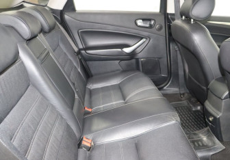 Подержанный автомобиль Ford Mondeo Sedan 2007 года (18 фото)