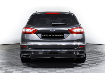 Подержанный автомобиль Ford Mondeo Wagon 2018 года (5 фото)