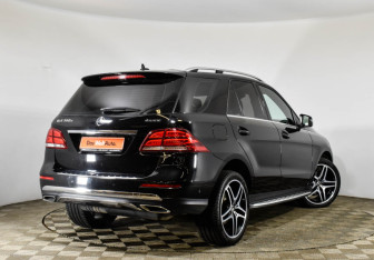 Подержанный автомобиль Mercedes-Benz GLE 2015 года (5 фото)