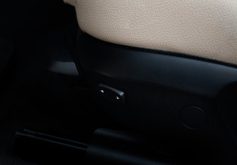 Подержанный автомобиль BMW X3 2010 года (18 фото)
