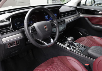 Подержанный автомобиль Hongqi HS5 2024 года (17 фото)