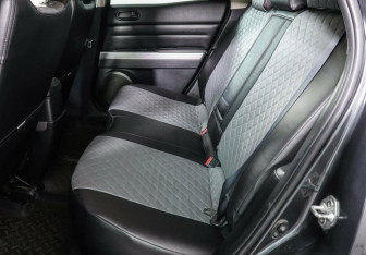 Подержанный автомобиль Mazda CX-7 2011 года (11 фото)