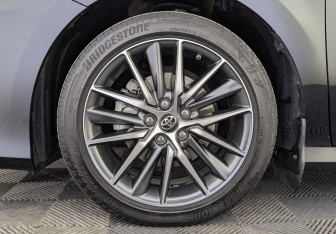 Подержанный автомобиль Toyota Camry Sedan 2023 года (12 фото)