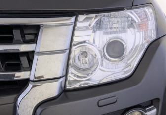 Подержанный автомобиль Mitsubishi Pajero 2017 года (12 фото)