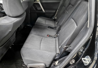 Подержанный автомобиль Toyota Land Cruiser Prado 2019 года (12 фото)