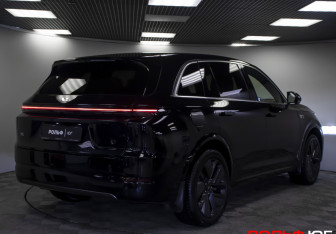 Подержанный автомобиль LiXiang L7 2024 года (35 фото)