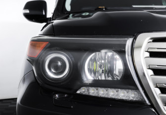 Подержанный автомобиль Toyota Land Cruiser Suv 2012 года (22 фото)